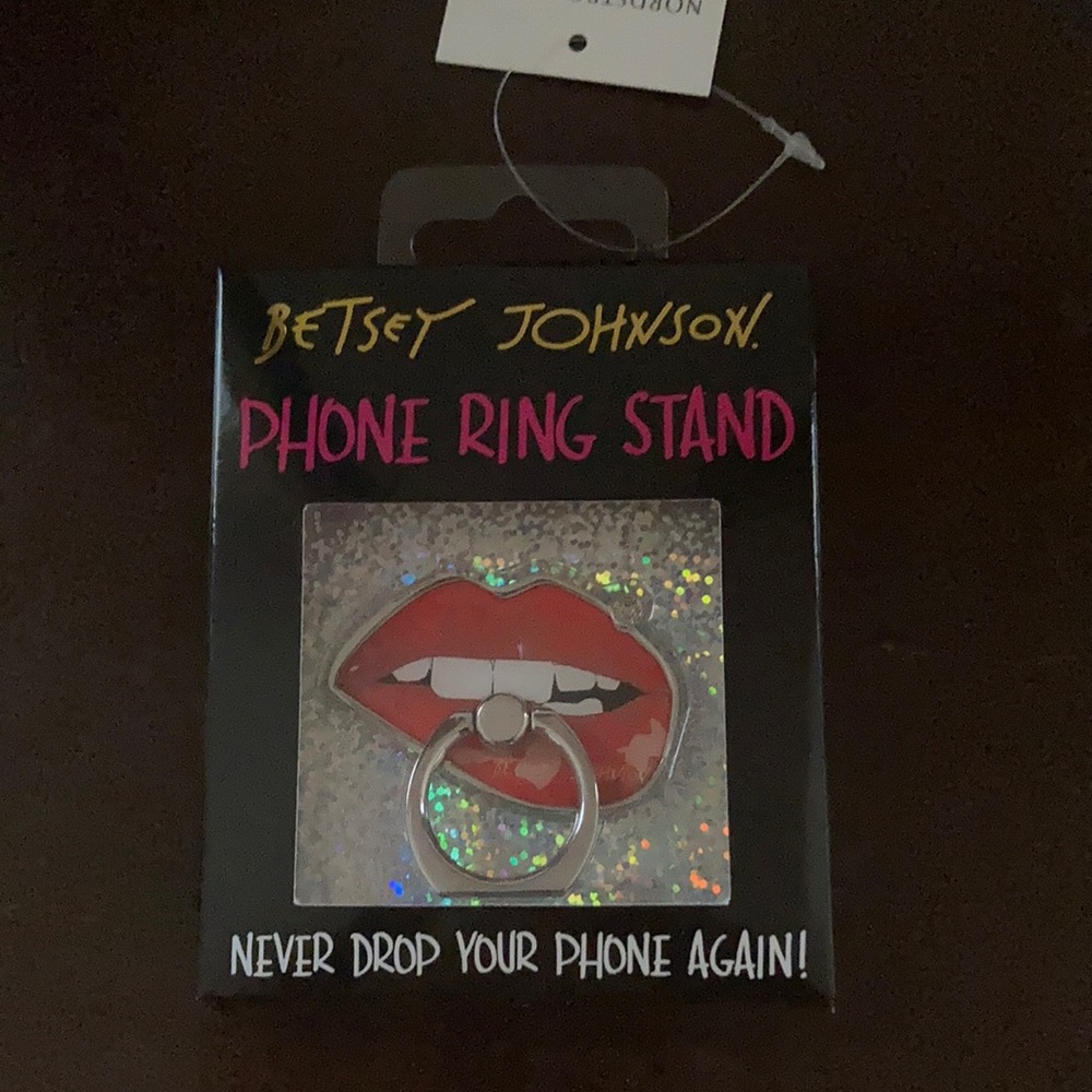 Betsey Johnson phone ring stand